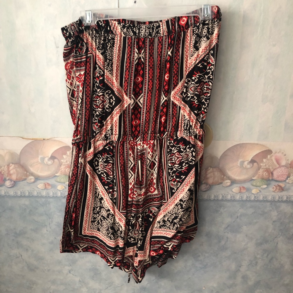 Strapless Patterned Romper